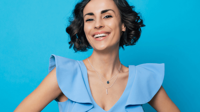 ¿Qué tipo de joyas usar con un vestido de verano?