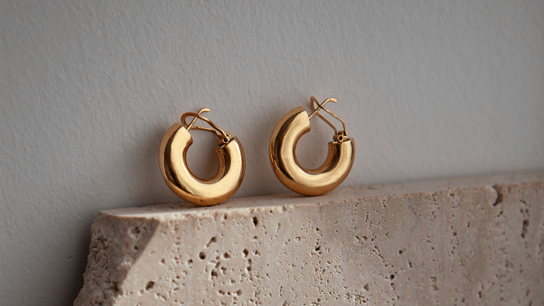 ¿Qué tipo de joyas usar con un vestido de verano?